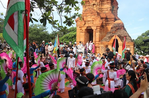 Bình Thuận bảo tồn và phát huy Lễ hội Katê của người Chăm để phát triển du lịch