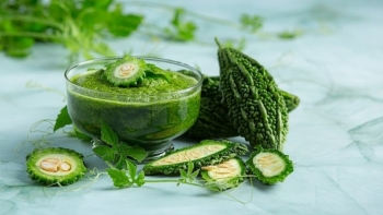 Mướp đắng kỵ với gì?