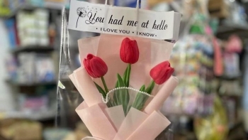 Tin kinh tế - thị trường ngày 19/10/2023: Hoa sáp “phủ sóng” chợ 20/10; Lợi nhuận nhiều ngân hàng giảm tốc