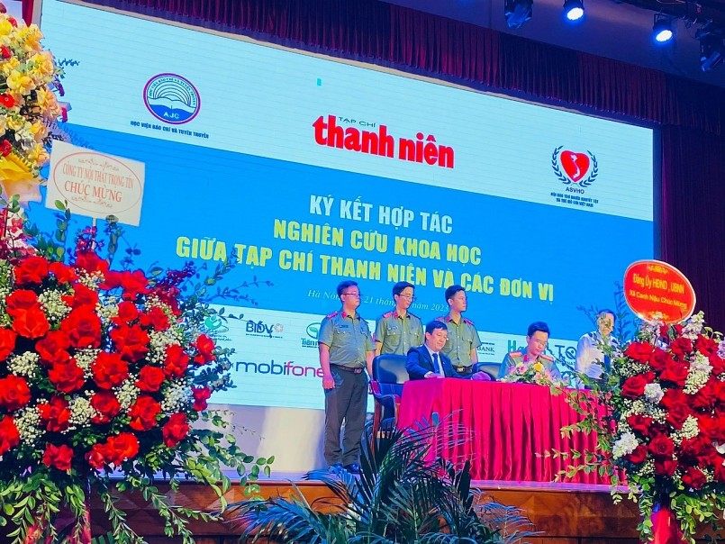 Nhà báo Nguyễn Toàn Thắng – Bí thư chi bộ, Tổng biên tập Tạp chí Thanh niên ký kết hợp tác nghiên cứu khoa học với Học viện An ninh nhân dân