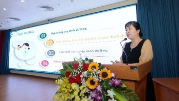 Hơn 300 điều dưỡng và nhân viên y tế tham gia lớp tập huấn chăm sóc dinh dưỡng bệnh lý cho người bệnh