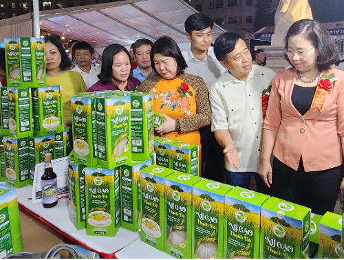 Hơn 300 gian hàng tham gia Hội chợ xúc tiến thương mại kinh tế tập thể, hợp tác xã