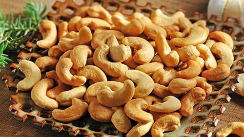 Trung Quốc ồ ạt gom mua hạt điều của Việt Nam