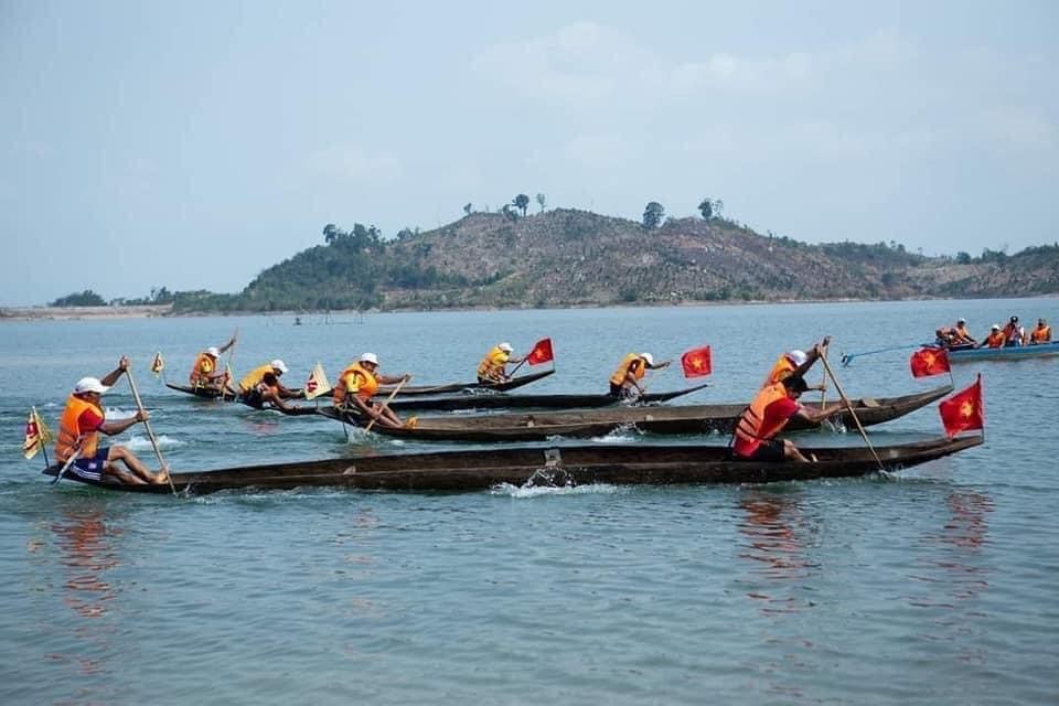 Hội đua thuyền độc mộc trên sông Pô Cô tranh cúp A Sanh sẽ diễn ra từ ngày 1711/-18/11/2023 Hội đua thuyền độc mộc trên sông Pô Cô tranh cúp A Sanh sẽ diễn ra từ ngày 1711/-18/11/2023