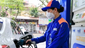 Giá xăng tăng từ 15h00 chiều nay 1/11