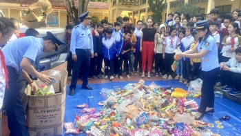 Thanh Hoá: Quản lý thị trường tăng cường kiểm tra, xử lý, tuyên truyền về an toàn thực phẩm tại trường học