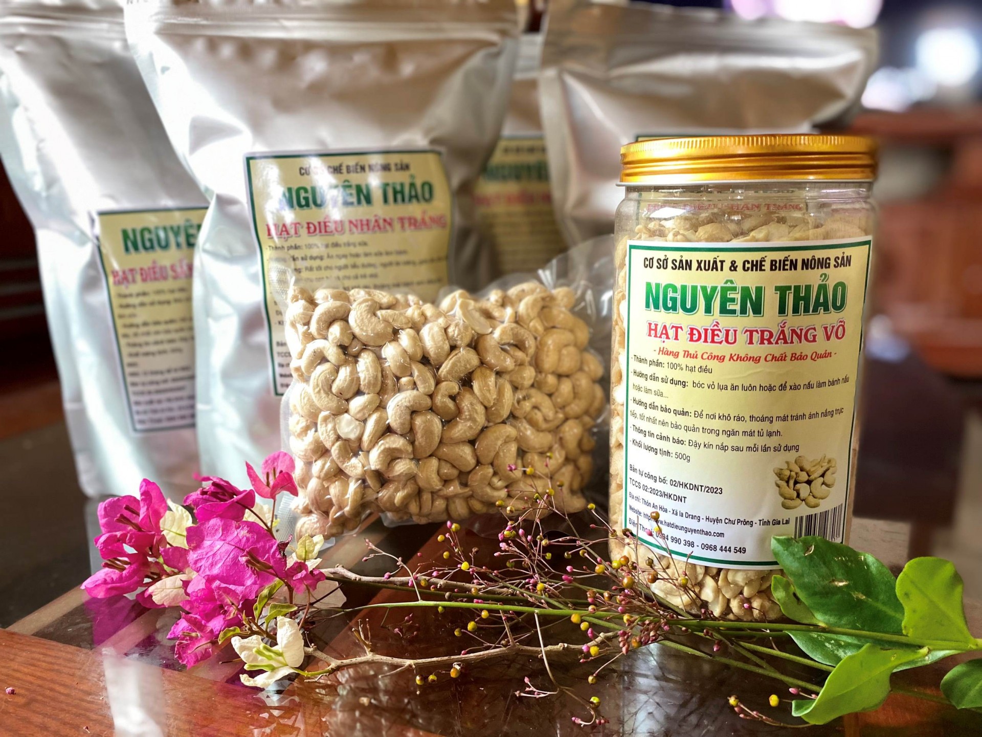 Sản phẩm hạt điều nguyên vị Nguyên Thảo.