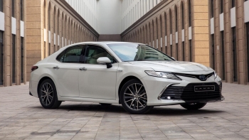 Bảng giá ô tô Toyota Camry tháng 11/2023
