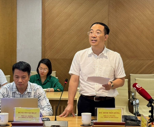 Phó Cục trưởng Cục Thông tin đối ngoại Đinh Tiến Dũng thông tin về sự kiện “Ngày hội thắm tình hữu nghị đặc biệt Việt Nam - Lào năm 2023”. Phó Cục trưởng Cục Thông tin đối ngoại Đinh Tiến Dũng thông tin về sự kiện “Ngày hội thắm tình hữu nghị đặc biệt Việt Nam - Lào năm 2023”.