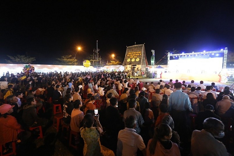 Chính thức khai mạc Lễ hội hoa dã quỳ - Núi lửa Chư Đang Ya năm 2023