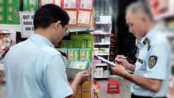 TP.HCM: Quản lý thị trường tạm giữ hàng loạt hàng hóa không rõ nguồn gốc