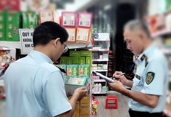 TP.HCM: Quản lý thị trường tạm giữ hàng loạt hàng hóa không rõ nguồn gốc