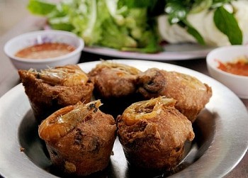 Độc lạ bánh cống Sóc Trăng