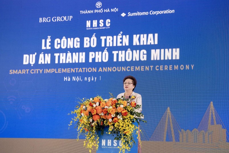 Madame Nguyễn Thị Nga, Chủ tịch Tập đoàn BRG, Phó Chủ tịch kiêm Tổng Giám đốc  Công ty Thành phố Thông minh Bắc Hà Nội phát biểu tại sự kiện.