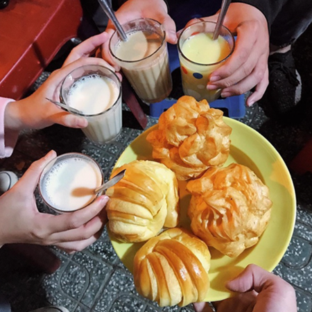 5 quán sữa đậu nành nổi tiếng nhất Đà Lạt, ai cũng khen tấm tắc vì quá xuất sắc 5 quán sữa đậu nành nổi tiếng nhất Đà Lạt, ai cũng khen tấm tắc vì quá xuất sắc