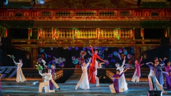 Bữa tiệc âm thanh, ánh sáng tại "Huế by light - The live show"