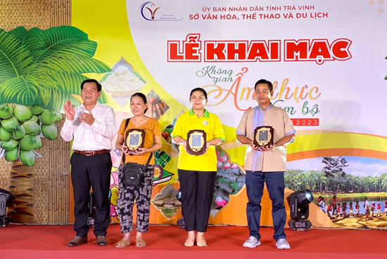 45 gian hàng tham gia Không gian ẩm thực Nam Bộ tỉnh Trà Vinh năm 2023 45 gian hàng tham gia Không gian ẩm thực Nam Bộ tỉnh Trà Vinh năm 2023
