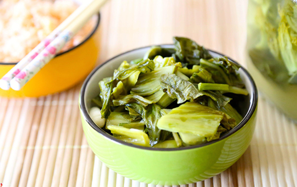 Ăn cháo với dưa chua làm gia tăng tình trạng trào ngược dạ dày – thực quản