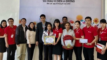 Học bổng Ươm mầm ước mơ SeABank viết tiếp giấc mơ đặt chân tới giảng đường Đại học cho 16 em học sinh nghèo