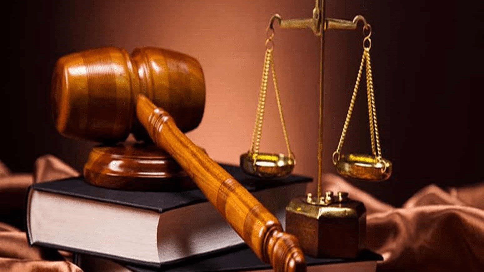 Chuyên gia lý giải nước Mỹ có mật độ luật sư cao nhất thế giới