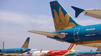 Giá vé máy bay Tết "nóng" từng ngày, liệu có "cháy vé"?