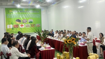 Đoàn công tác của Hội Khoa học các sản phẩm thiên nhiên Việt Nam tham quan mô hình sản xuất Curcumin và mô hình Nông Lâm tiêu biểu