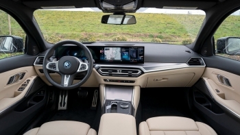 Giá xe dòng xe BMW 3 Series cuối tháng 11/2023