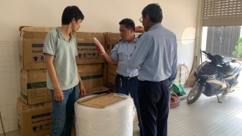 TP.HCM: Phát hiện 600 chai dầu gội  nhập lậu trị giá 96 triệu đồng