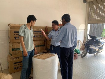 TP.HCM: Phát hiện 600 chai dầu gội  nhập lậu trị giá 96 triệu đồng
