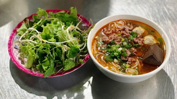 Mê mẩn với 5 quán bún bò nổi tiếng bậc nhất tại cố đô Huế