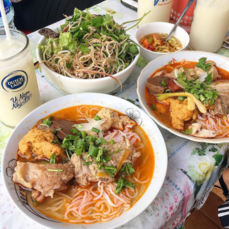 Mê mẩn với 5 quán bún bò nổi tiếng bậc nhất tại cố đô Huế Mê mẩn với 5 quán bún bò nổi tiếng bậc nhất tại cố đô Huế