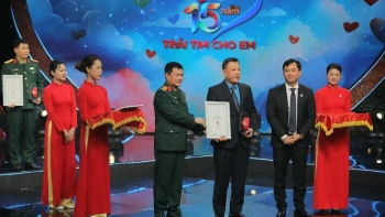 Hơn 31 tỷ đồng ủng hộ mổ tim trong đêm gala 15 năm “Trái tim cho em"