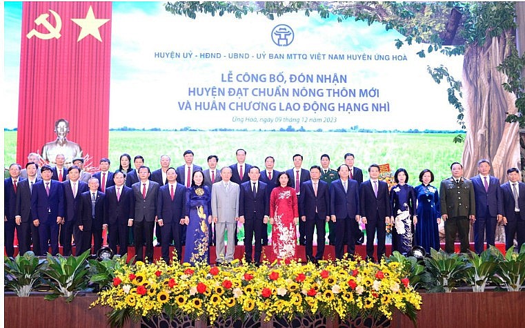 Huyện Ứng Hòa đón nhận danh hiệu đạt chuẩn nông thôn mới và Huân chương Lao động hạng Nhì