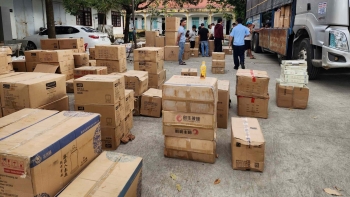 Kon Tum: Phát hiện số lượng lớn hàng hoá không rõ nguồn gốc
