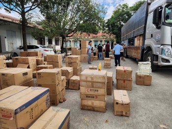 Kon Tum: Phát hiện số lượng lớn hàng hoá không rõ nguồn gốc