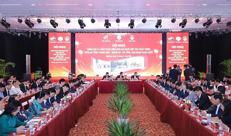 Toàn cảnh hội nghị.