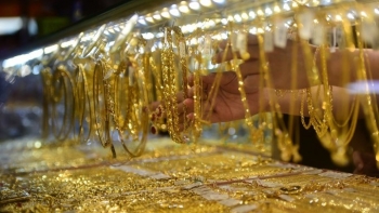 Giá vàng hôm nay 11/12/2023: Vàng trong nước ổn định quanh 74 triệu đồng/lượng