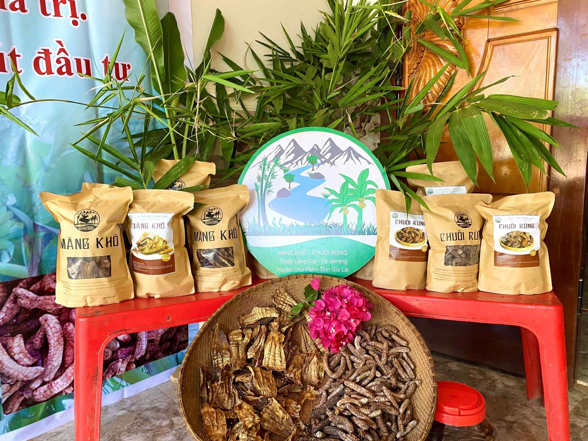 Gia Lai: Ra mắt sản phẩm “Măng khô – Chuối rừng” của xã Ia Kreng Gia Lai: Ra mắt sản phẩm “Măng khô – Chuối rừng” của xã Ia Kreng