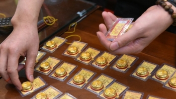 Giá vàng hôm nay 20/12/2023: Vàng trong nước tăng vọt lên gần 75 triệu đồng/lượng