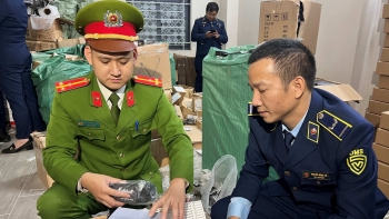 Hà Nội: Phát hiện kho hàng loa, tai nghe giả mạo thương hiệu Marshall