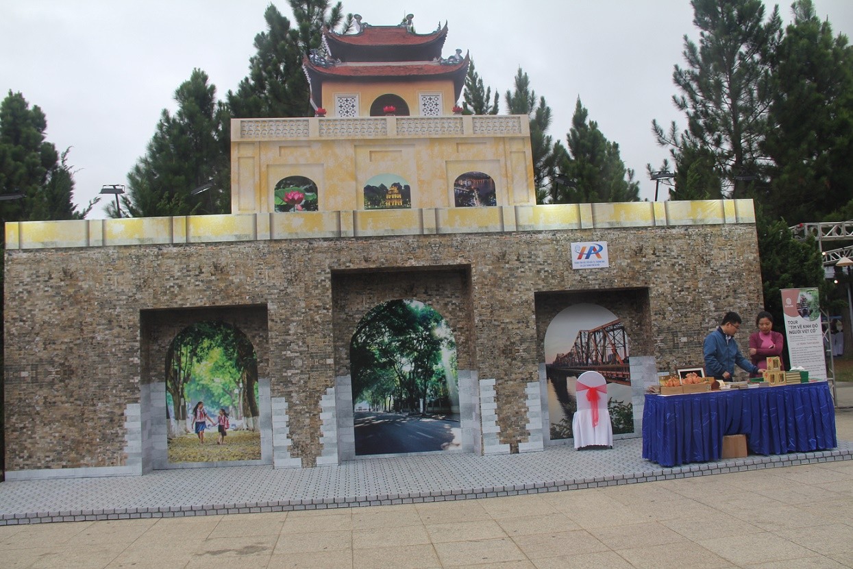 Hoàng thành Thăng Long, Hà Nội được tái hiện tại Đà Lạt.