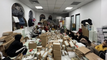 Kiểm tra kho hàng của “hot girl” chuyên livestream, phần lớn chưa rõ nguồn gốc