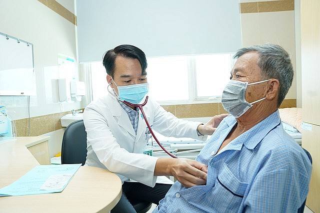 7 nhóm đối tượng được ưu tiên khám chữa bệnh từ 1/1/2024.