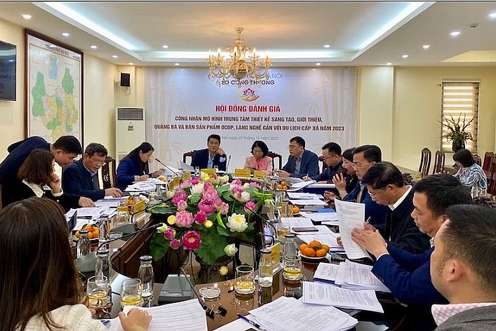 Quang cảnh cuộc họp. Quang cảnh cuộc họp.