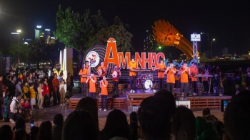 Đà Nẵng: Người dân, du khách rộn ràng đón năm mới