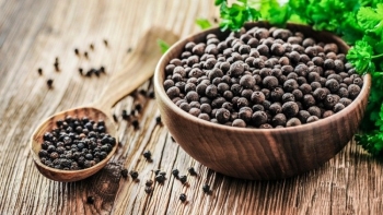 Giá nông sản hôm nay 4/1: Cà phê duy trì ổn định, hồ tiêu đồng loạt tăng