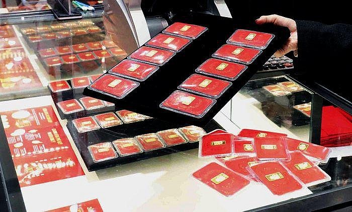 Vàng trong nước bất ngờ “lao dốc”. Vàng trong nước bất ngờ “lao dốc”.