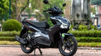 Bảng giá xe máy Honda Air Blade 2024 tháng 1