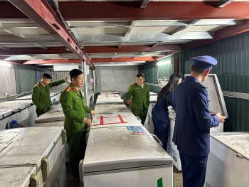 Quảng Ninh: Phát hiện, xử lý nhiều cơ sở kinh doanh hàng nhập lậu, giả mạo dịp Tết