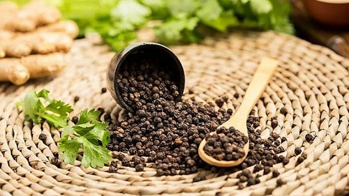 Giá nông sản hôm nay 12/01: Cà phê nối dài chuỗi tăng, hồ tiêu tiếp tục lao dốc